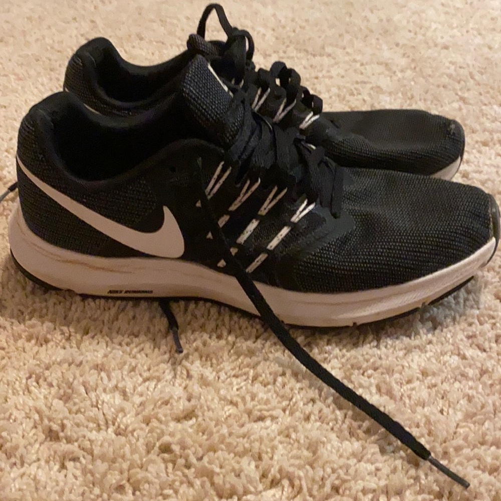 🦋3 for $15🦋 Nike running shoes